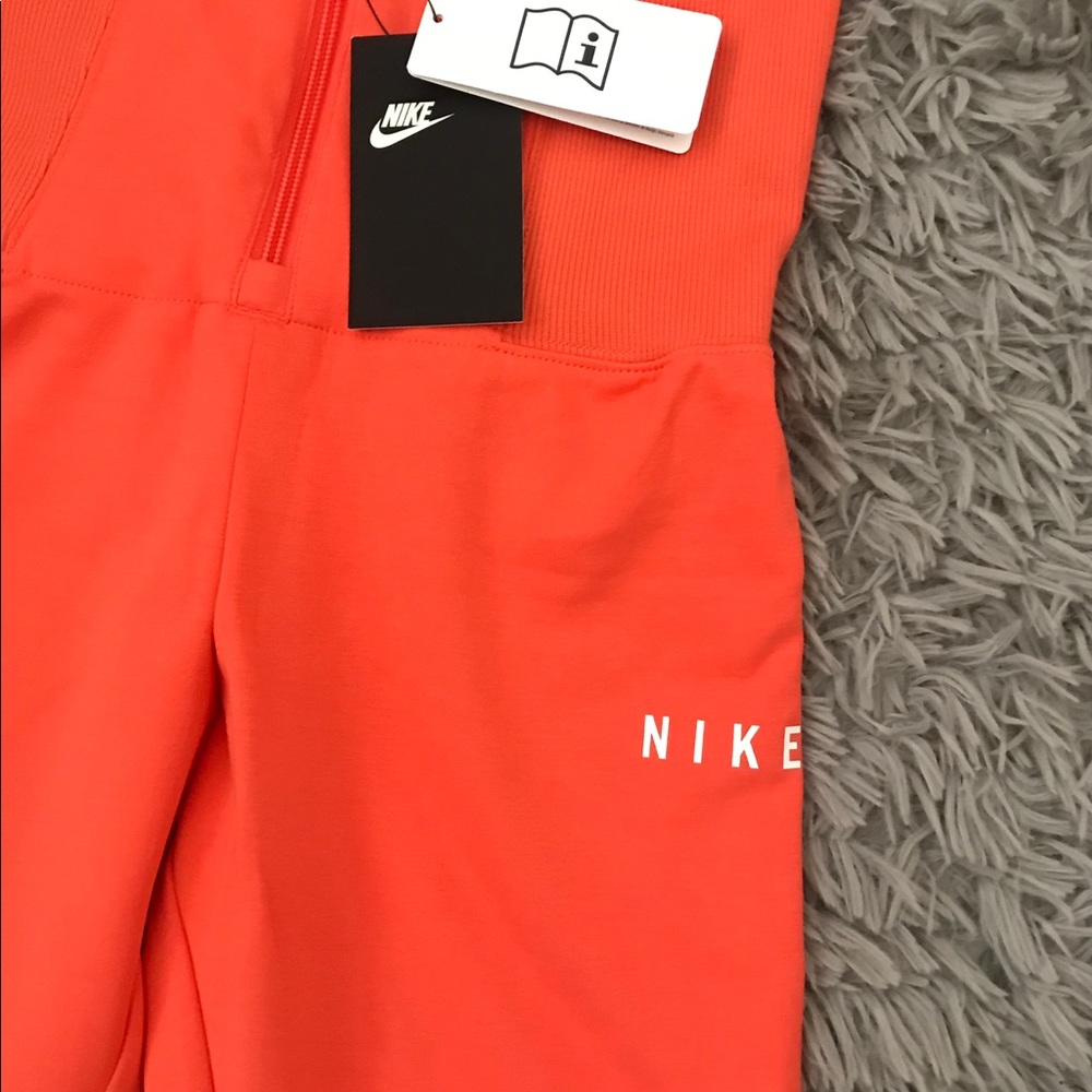 Nike Women’s Leggings - Picture 4 of 6